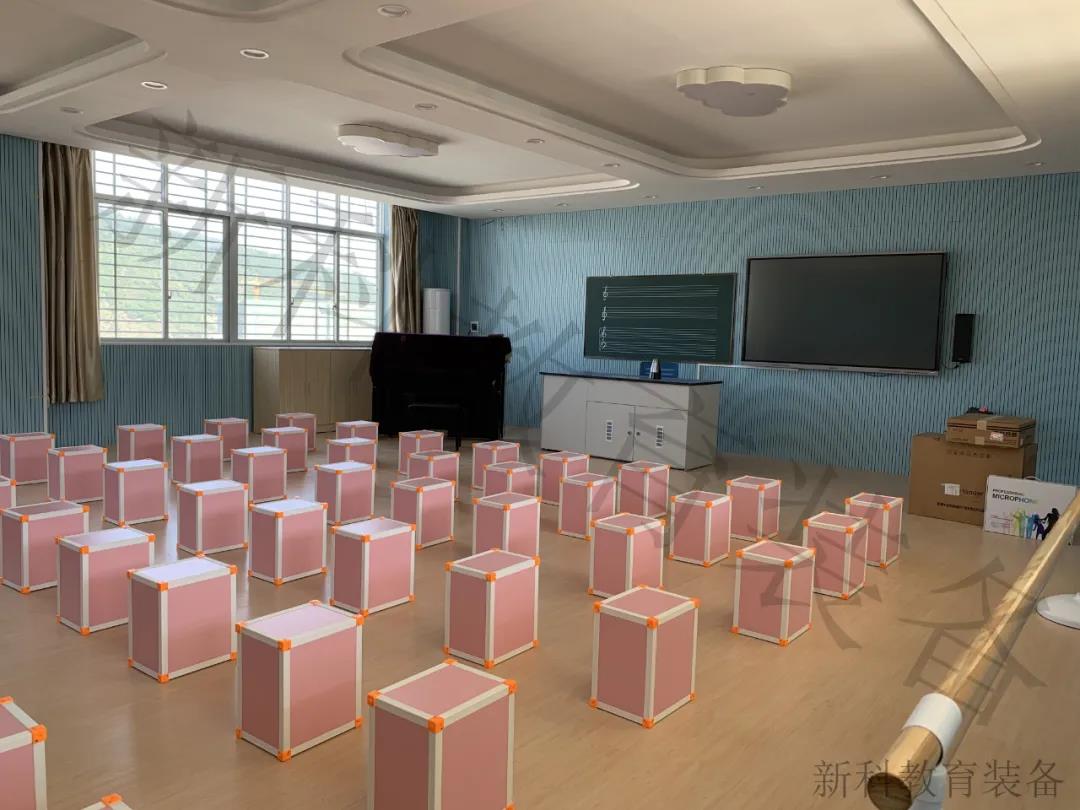 <a href='http://m.cjb148.com/chanpin/58-1.html' target='1' style='font-size:18px; font-weight:bold; color:#000000;'>音樂室</a>2