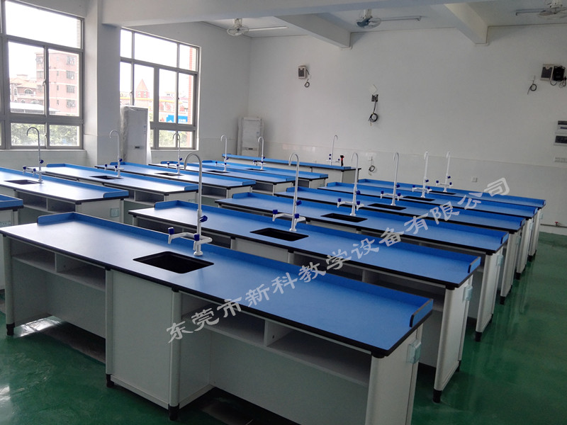 <a href='http://m.cjb148.com/chanpin/53-1.html' target='1' style='font-size:18px; font-weight:bold; color:#000000;'>科學實驗室</a>