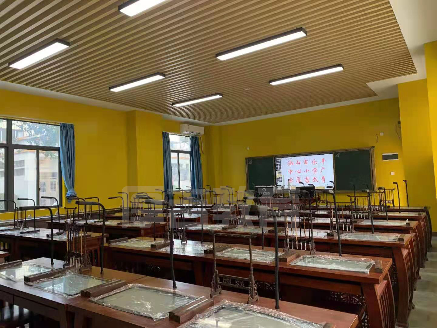 智慧<a href='http://m.cjb148.com/chanpin/57-1.html' target='1' style='font-size:18px; font-weight:bold; color:#000000;'>書法室</a>