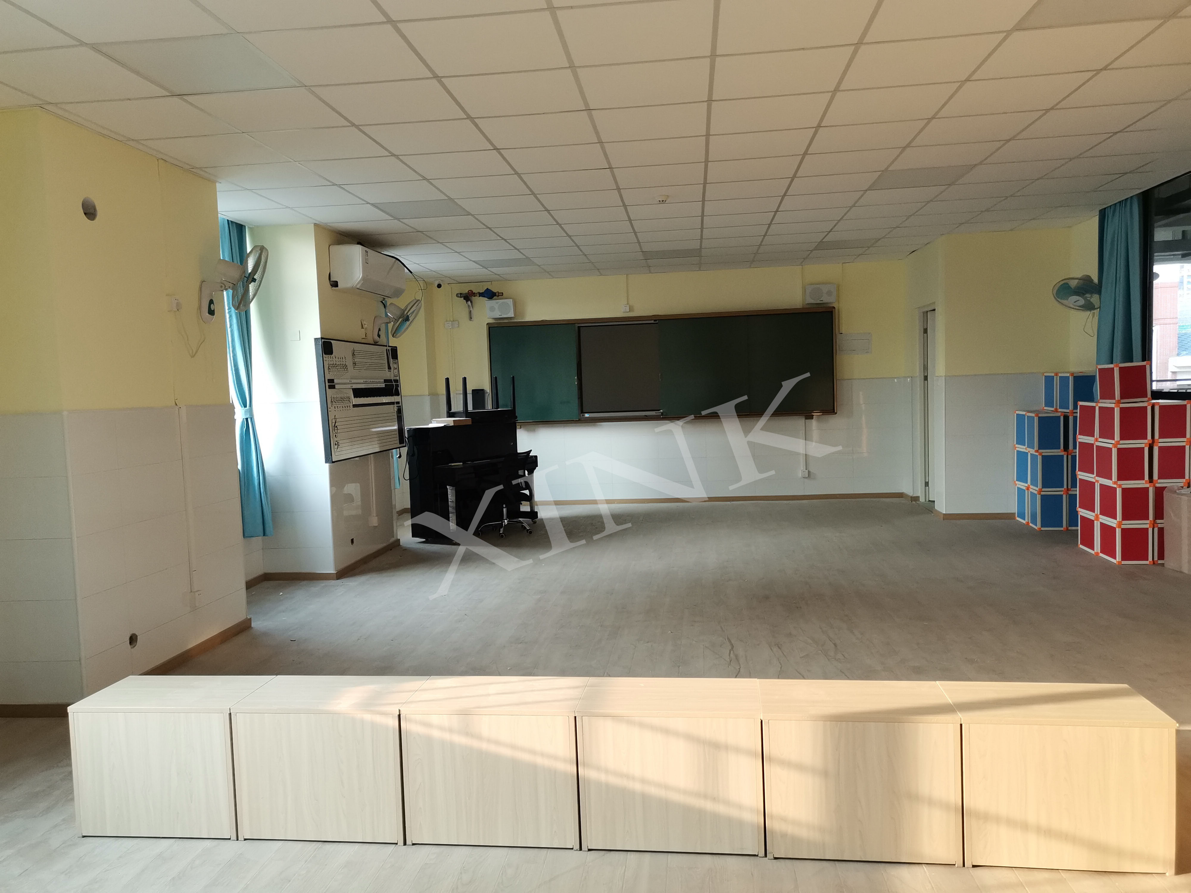 音樂(lè)<a href='http://m.cjb148.com/chanpin/59-1.html' target='1' style='font-size:18px; font-weight:bold; color:#000000;'>舞蹈室</a>