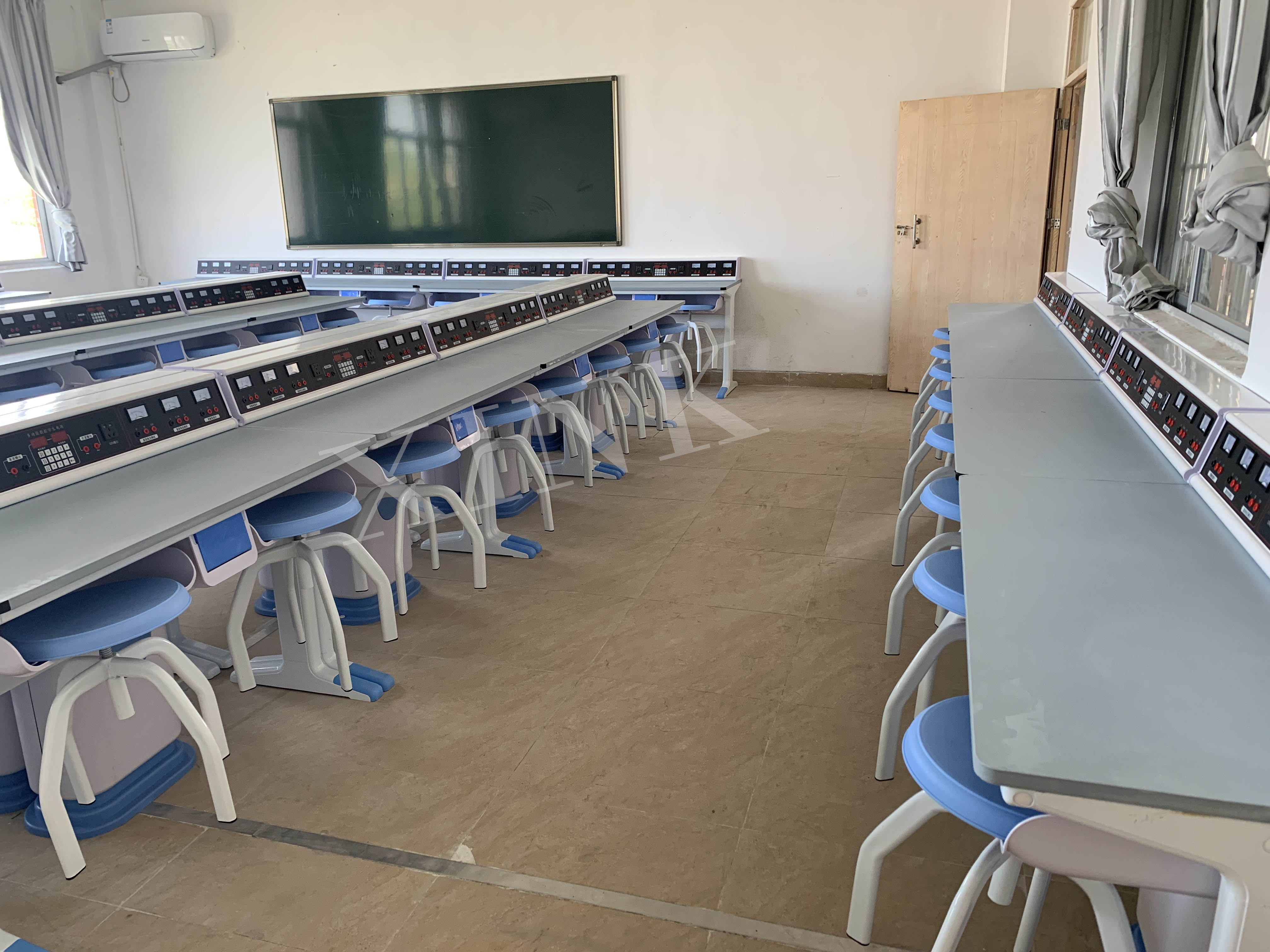 <a href='http://m.cjb148.com/' target='1' style='font-size:14px; font-weight:bold; color:#0080ff;'>物理實驗室</a>