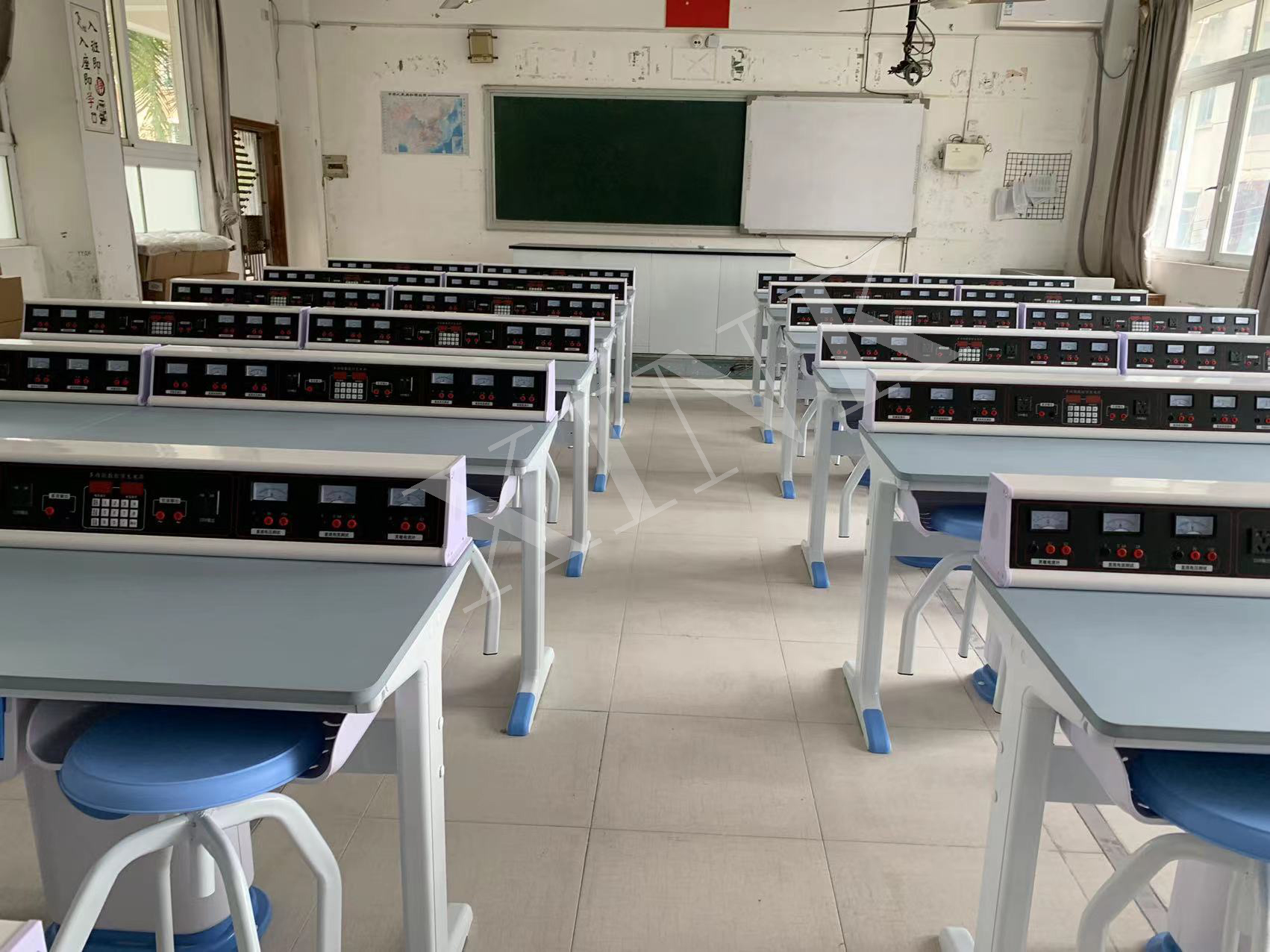 <a href='http://m.cjb148.com/' target='1' style='font-size:14px; font-weight:bold; color:#0080ff;'>物理實驗室</a>