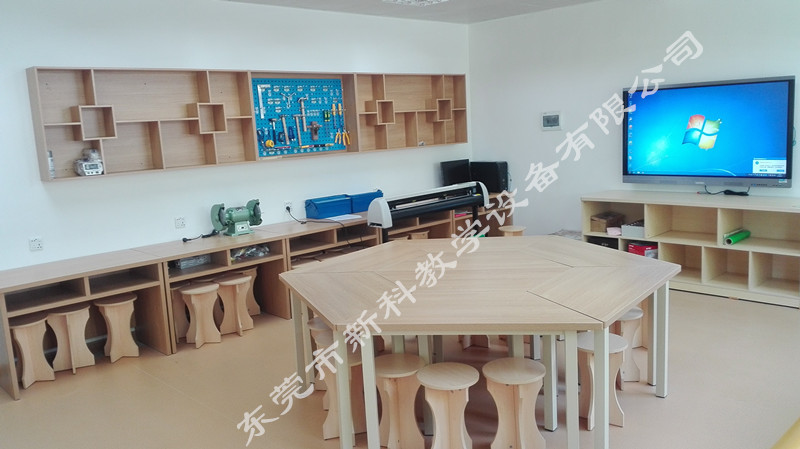 <a href='http://m.cjb148.com' target='1' style='font-size:14px; font-weight:bold; color:#0080ff;'>創客實驗室</a>