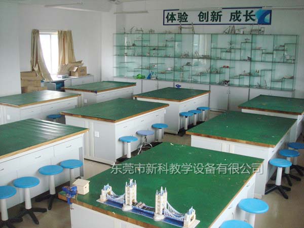 <a href='http://m.cjb148.com/chanpinyiji/37-1.html' target='1' style='font-size:18px; font-weight:bold; color:#ff0000;'>通用技術實驗室設備</a>