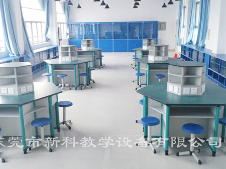 <a href='http://m.cjb148.com/chanpin/60-1.html' target='1' style='font-size:18px; font-weight:bold; color:#000000;'>機器人功能室</a>3