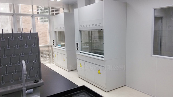 <a href='http://m.cjb148.com/products/62-1.html' target='1' style='font-size:18px; font-weight:bold; color:#000000;'>實驗室通風柜</a>案例