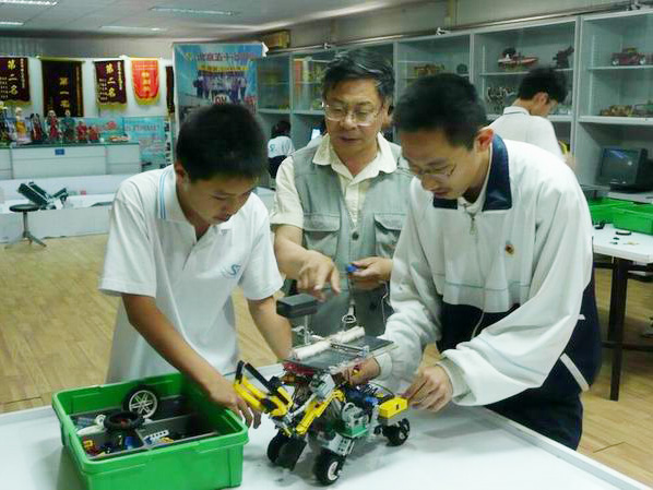 <a href='http://m.cjb148.com/chanpin/60-1.html' target='1' style='font-size:18px; font-weight:bold; color:#000000;'>機(jī)器人功能室</a>5