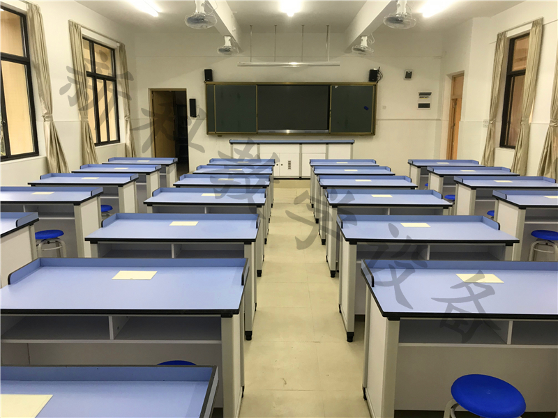 <a href='http://m.cjb148.com/' target='1' style='font-size:14px; font-weight:bold; color:#0080ff;'>物理實(shí)驗(yàn)室</a>