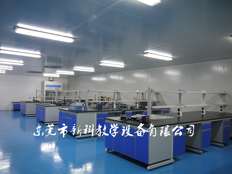 <a href='http://m.cjb148.com/products/63-1.html' target='1' style='font-size:18px; font-weight:bold; color:#000000;'>中央實(shí)驗(yàn)臺</a>案例