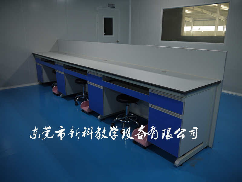 <a href='http://m.cjb148.com/products/64-1.html' target='1' style='font-size:18px; font-weight:bold; color:#000000;'>實(shí)驗(yàn)室邊臺</a>案例